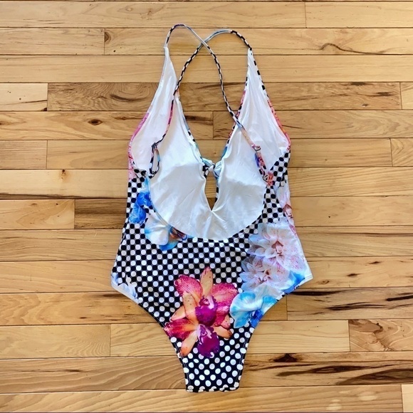 6 Shore Road Floral Tie Front Swimsuit Small - Picture 3 of 6